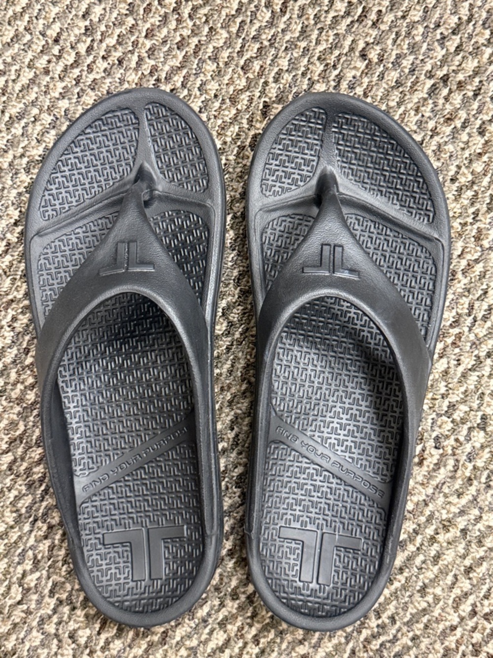 TELIC black flip flops size S recovery sandals comfort slides